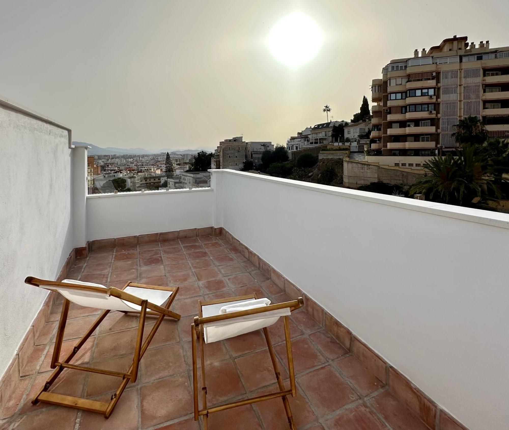Atico Con Solarium Y Bbq Cerca Del Centro 6 Pax Appartement Málaga Buitenkant foto